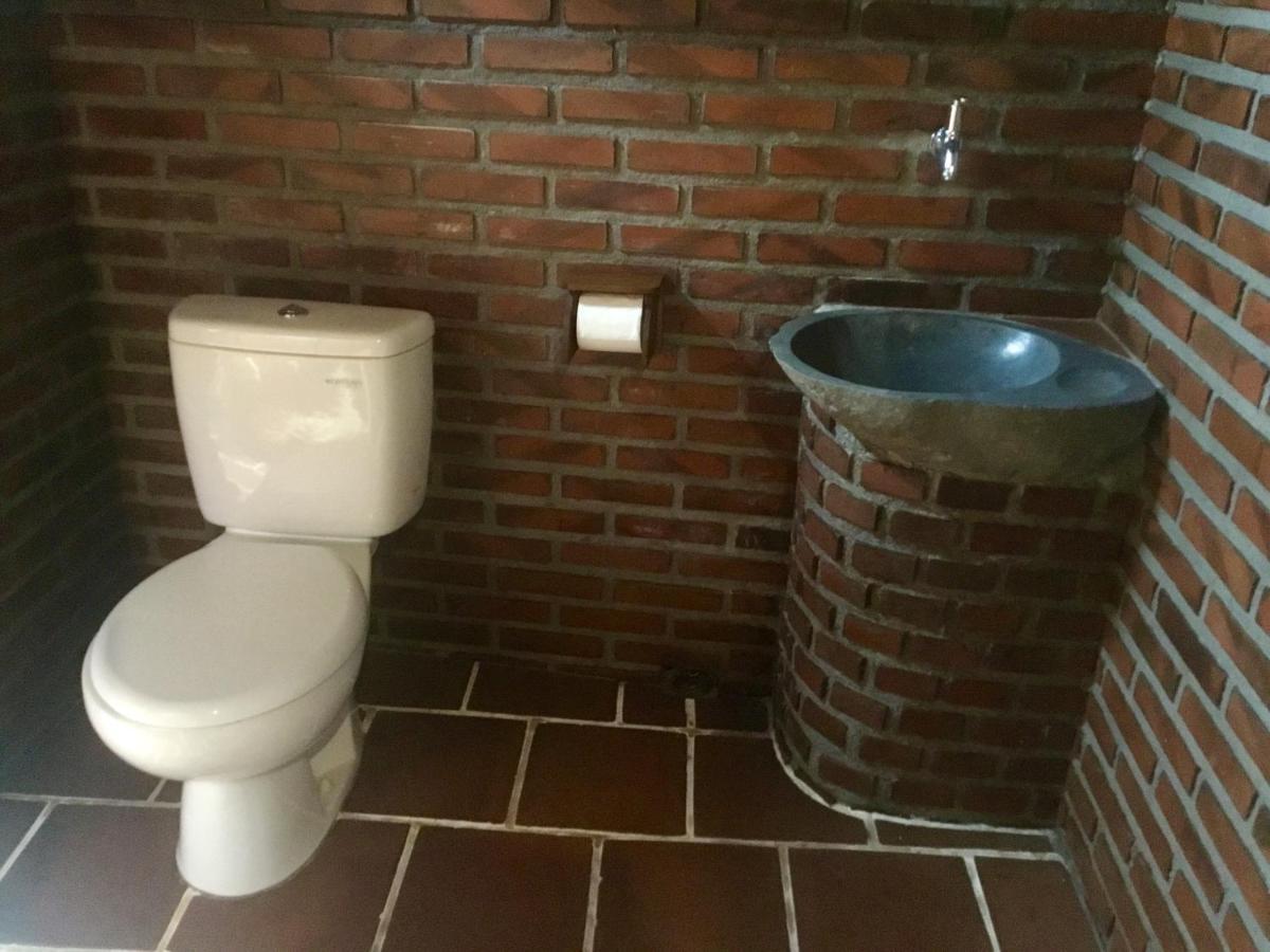 Alas Arum Ecolodge Selemadeg Exteriör bild
